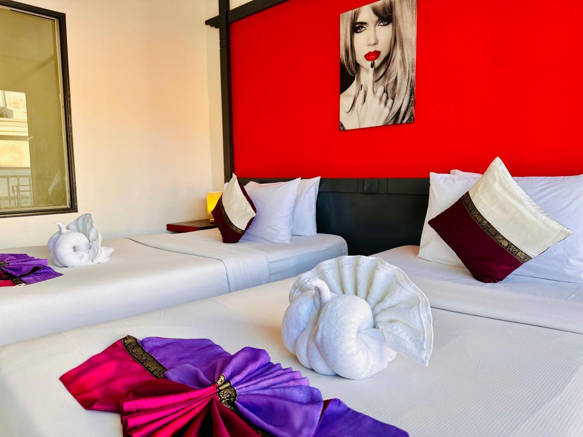 Hotel Baya Phuket パトン エクステリア 写真